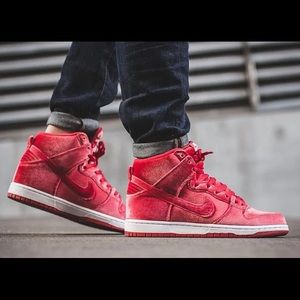 Nike Dunk High SB Red Velvet